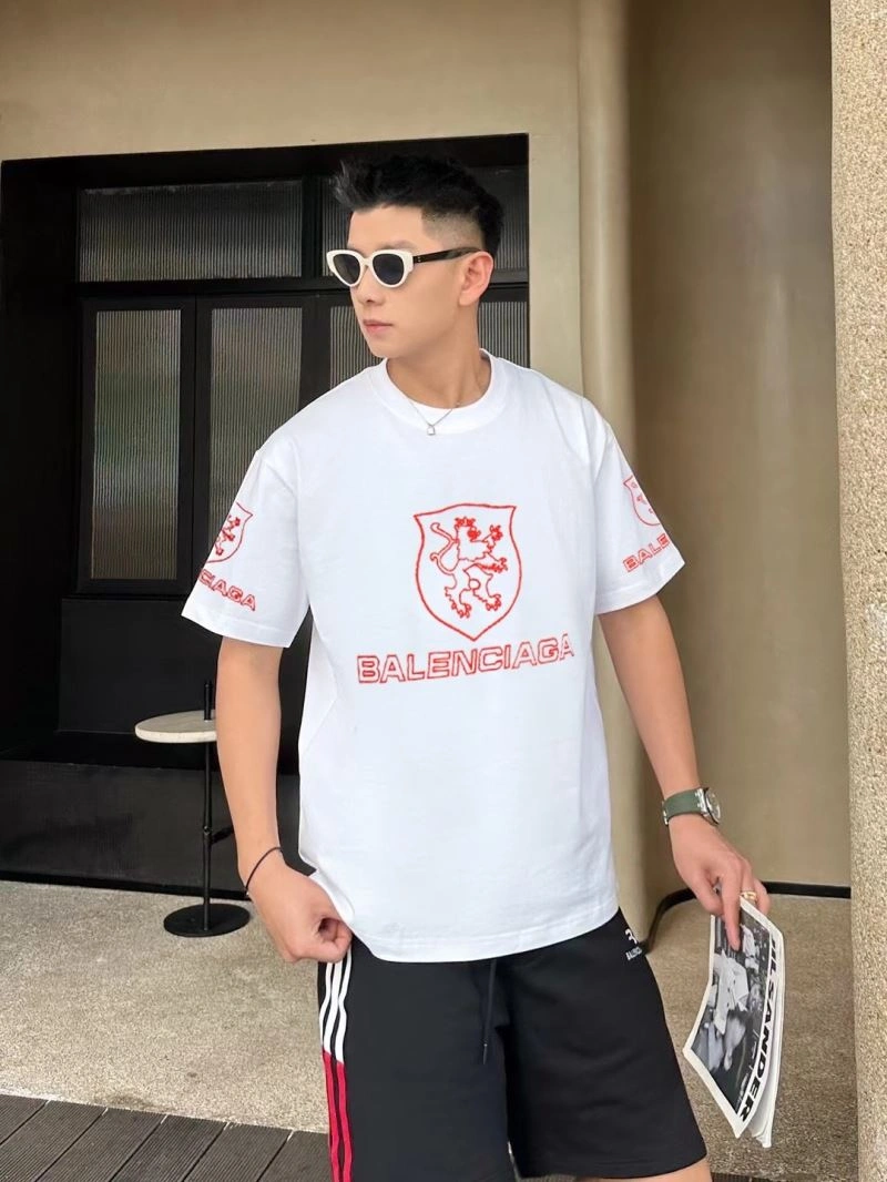 Versatile Balenciaga T-Shirts 98552