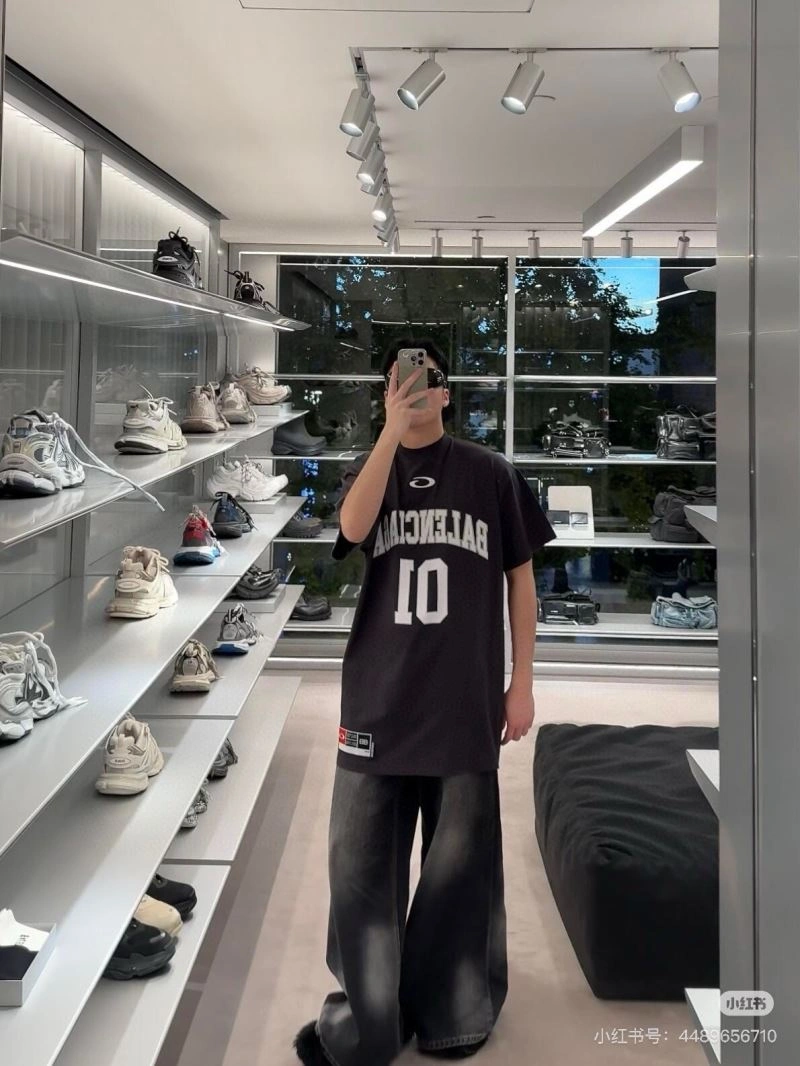 NewStyle Balenciaga T-Shirts 98588
