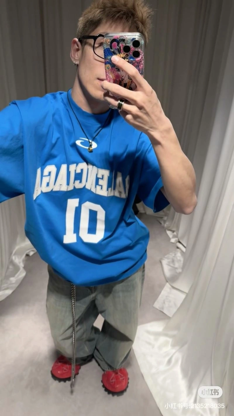 Breathable Balenciaga T-Shirts 98553