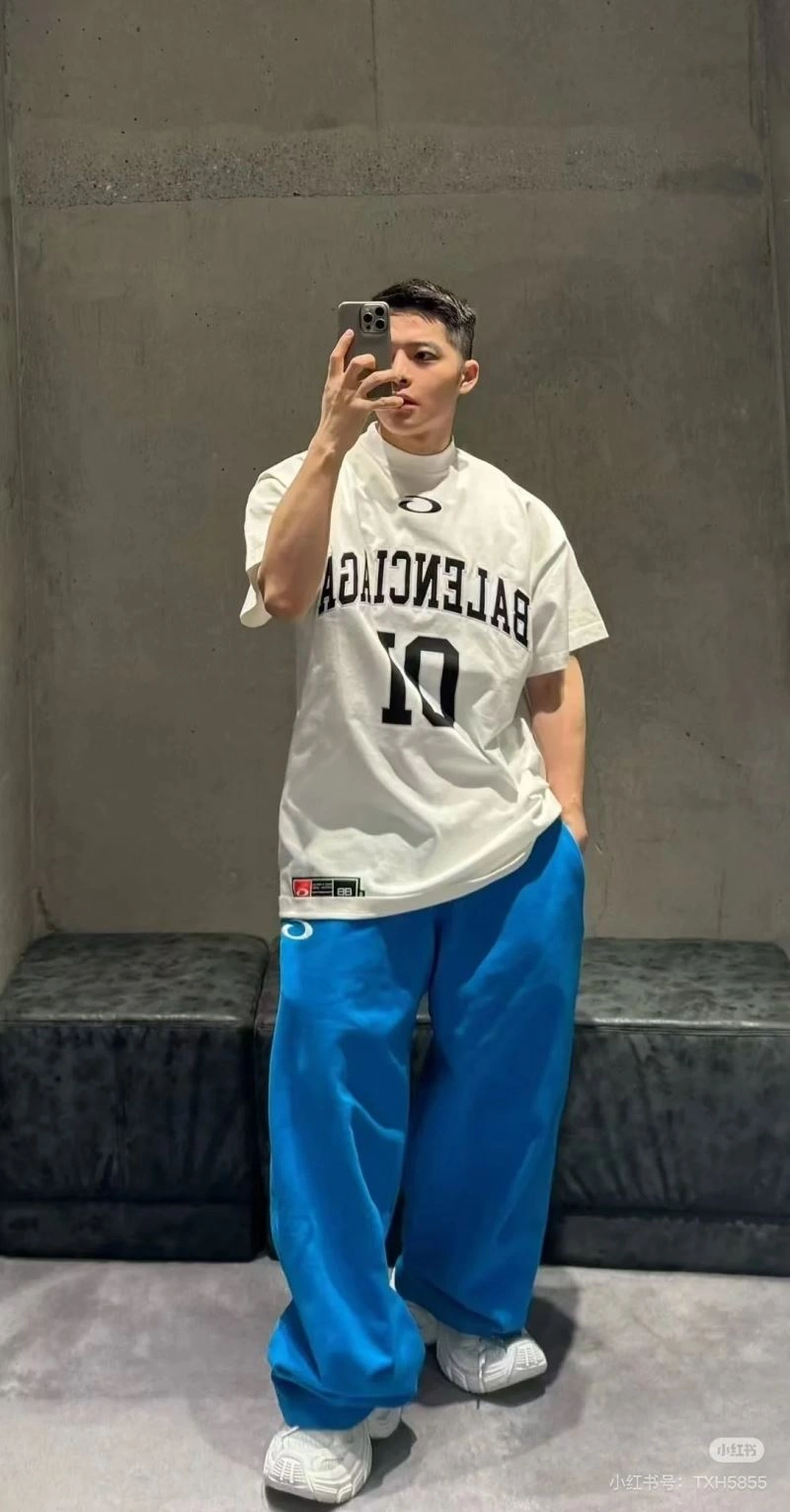 Modern Balenciaga T-Shirts 98554