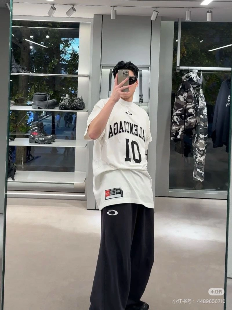 Modern Balenciaga T-Shirts 98554
