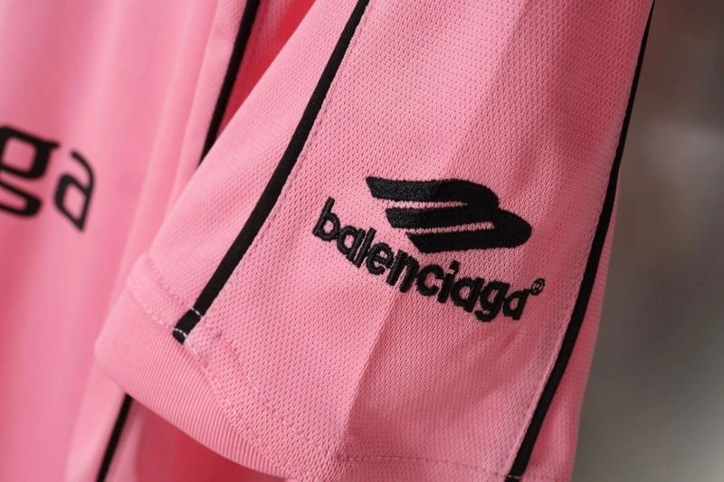Bright Balenciaga T-Shirts 98545