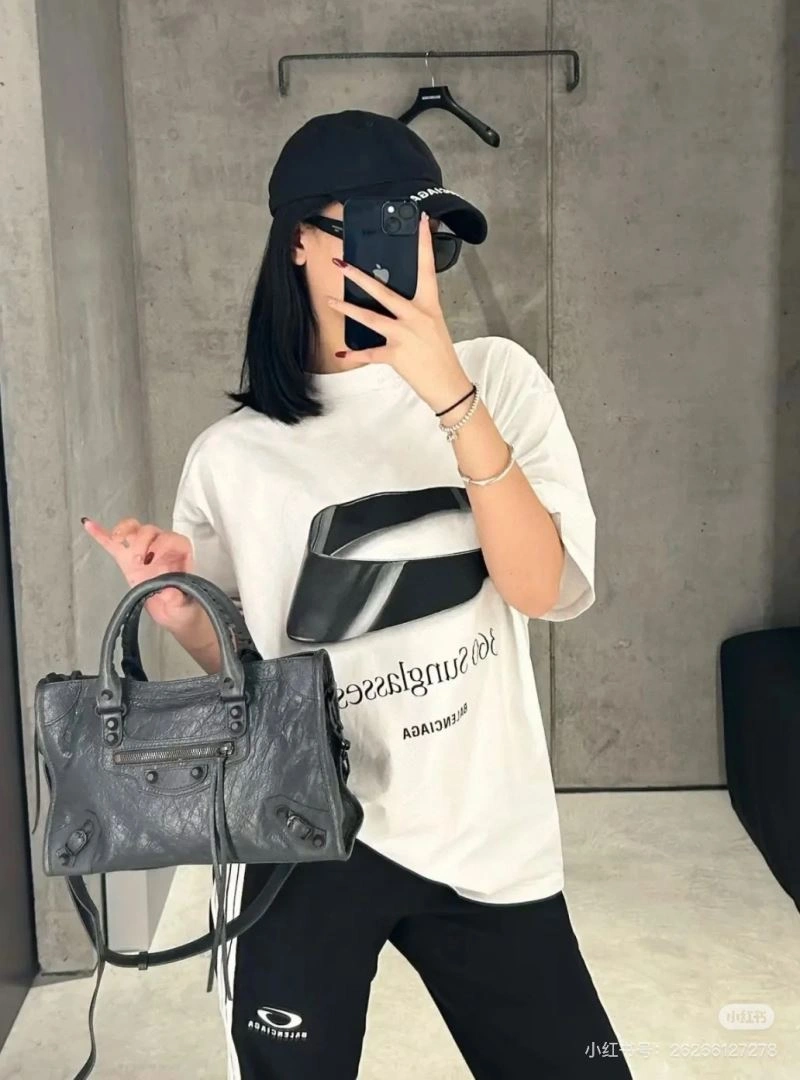 Cozy Balenciaga T-Shirts 98577