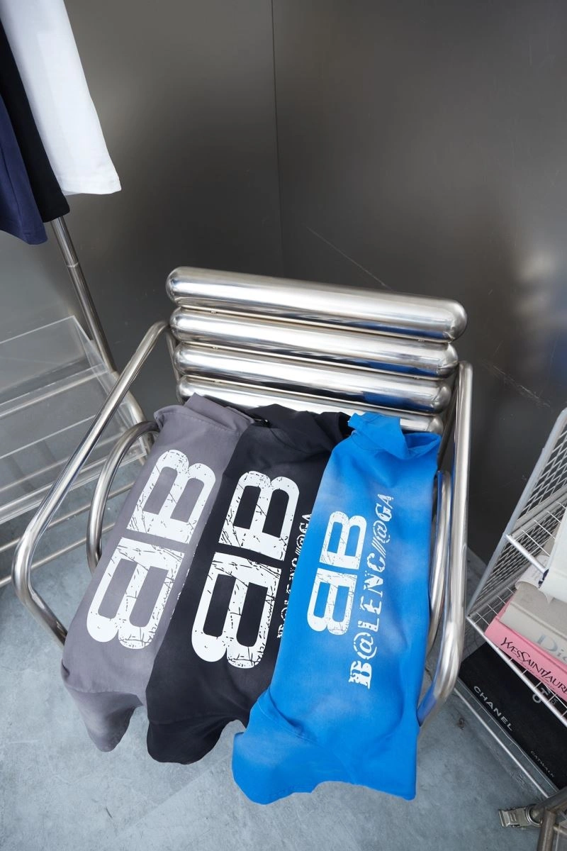 WeatherProof Balenciaga T-Shirts 98507