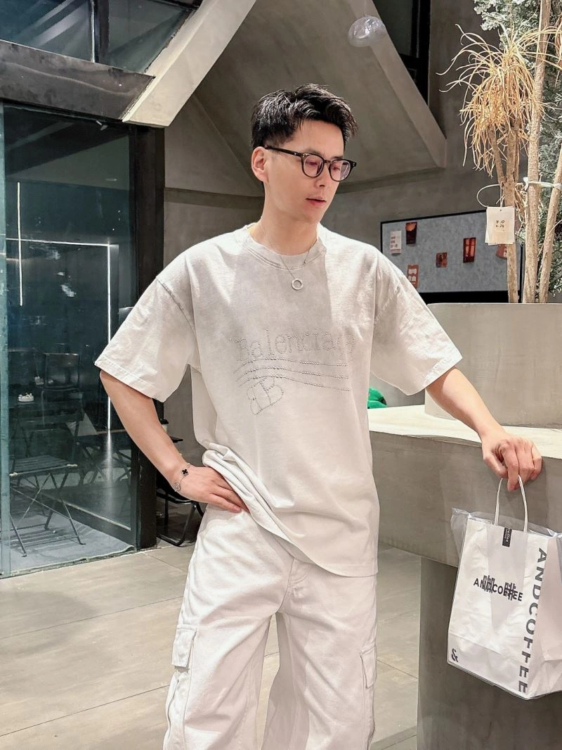 Supportive Balenciaga T-Shirts 98493