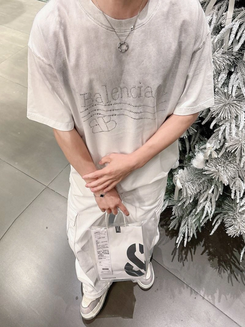 Supportive Balenciaga T-Shirts 98493