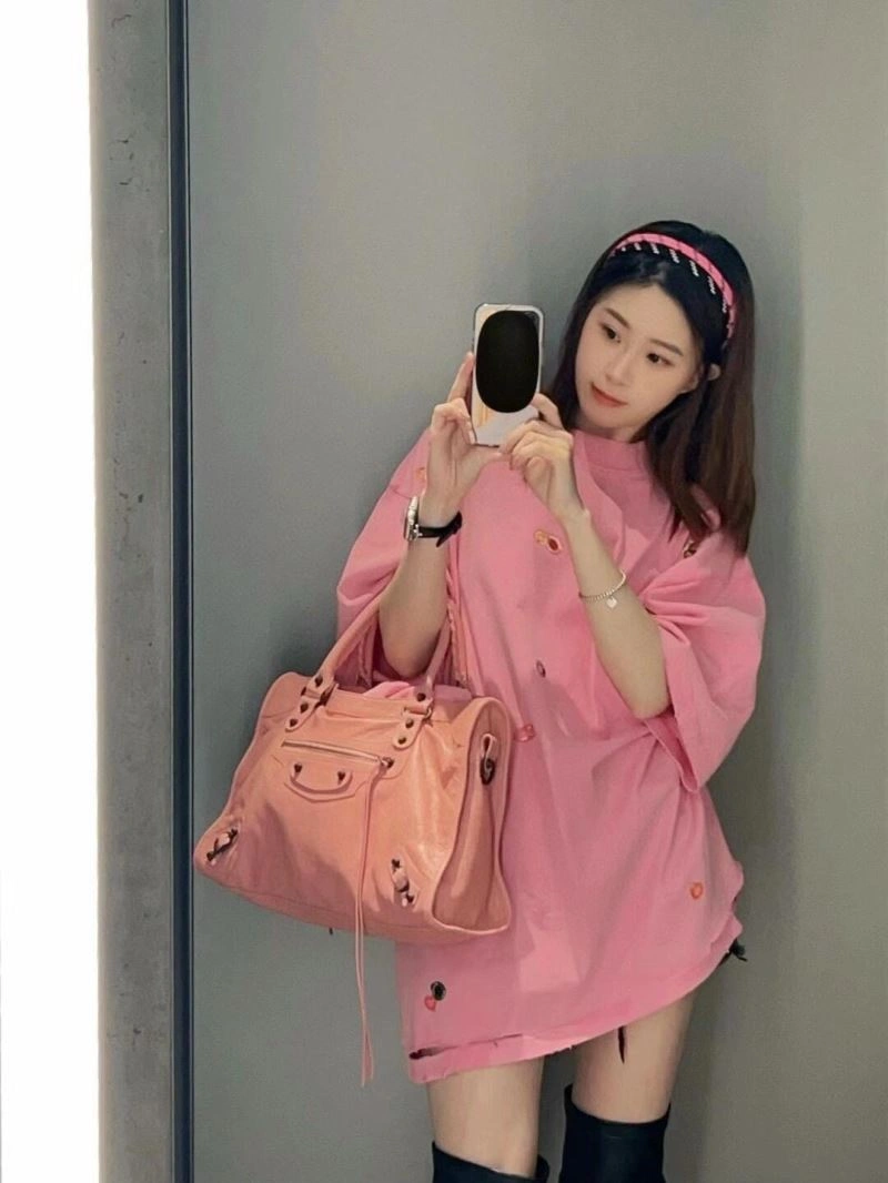 Sporty Balenciaga T-Shirts 98480