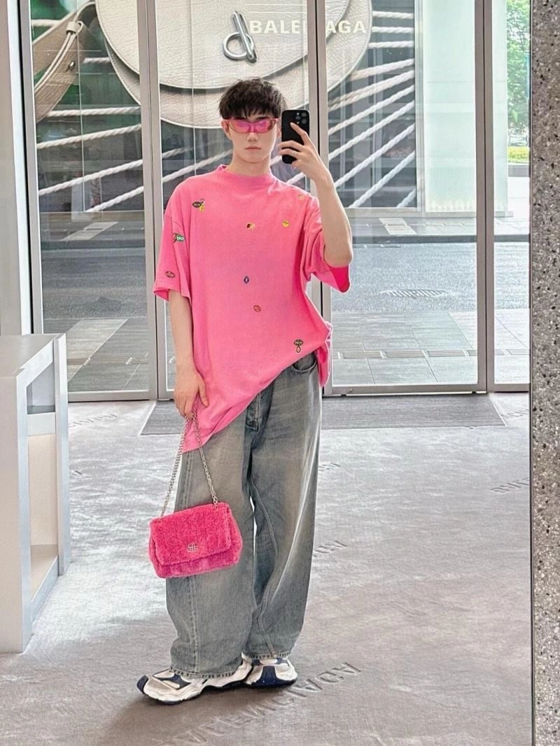 Sporty Balenciaga T-Shirts 98480