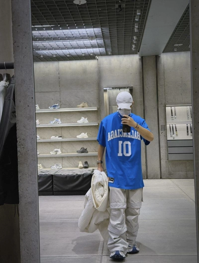 Functional Balenciaga T-Shirts 98376