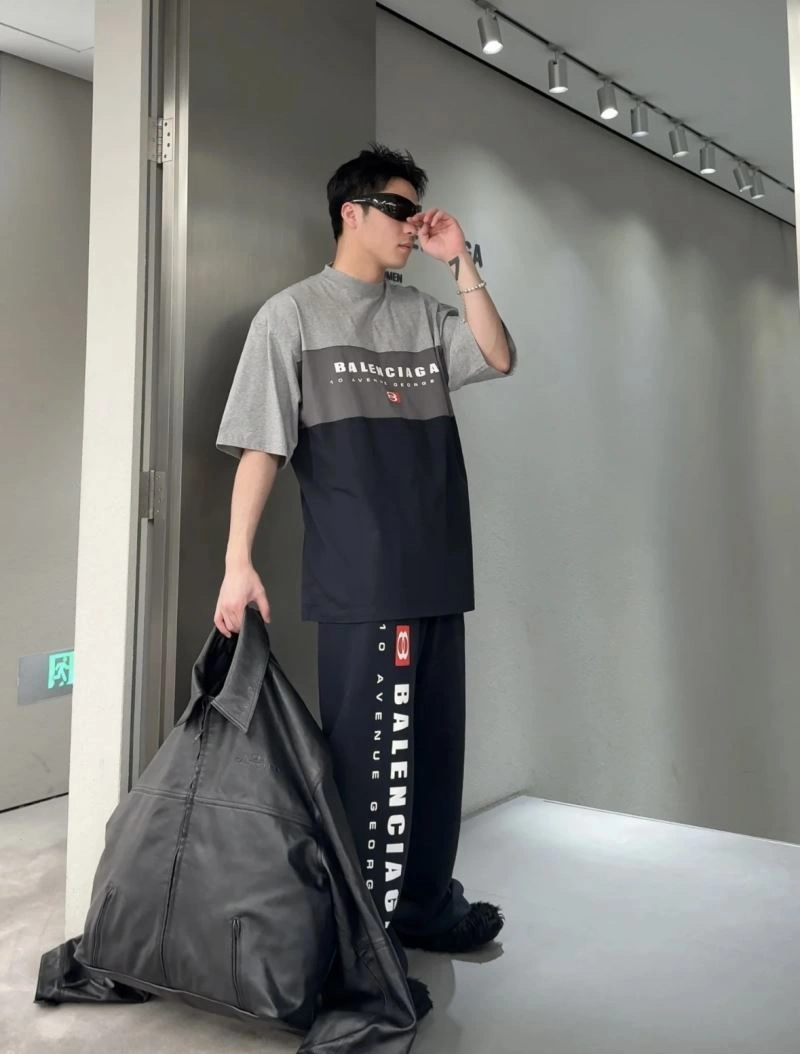 Balenciaga T-Shirts TimelessDesign 98358