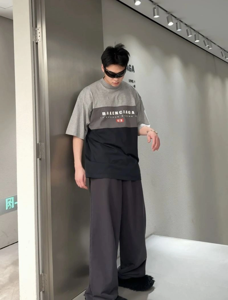 Balenciaga T-Shirts TimelessDesign 98358