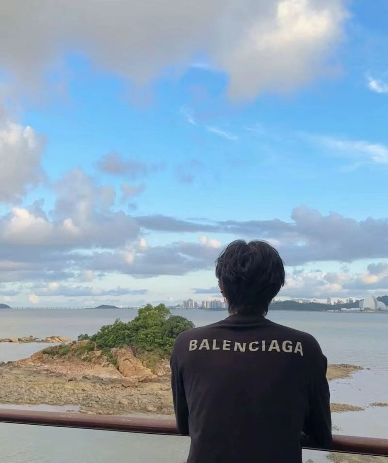Balenciaga T-Shirts Cozy 98297
