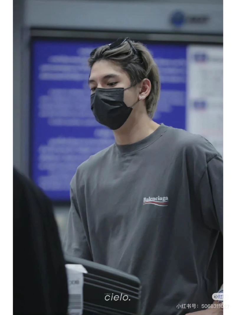 Minimalist Balenciaga T-Shirts 98295