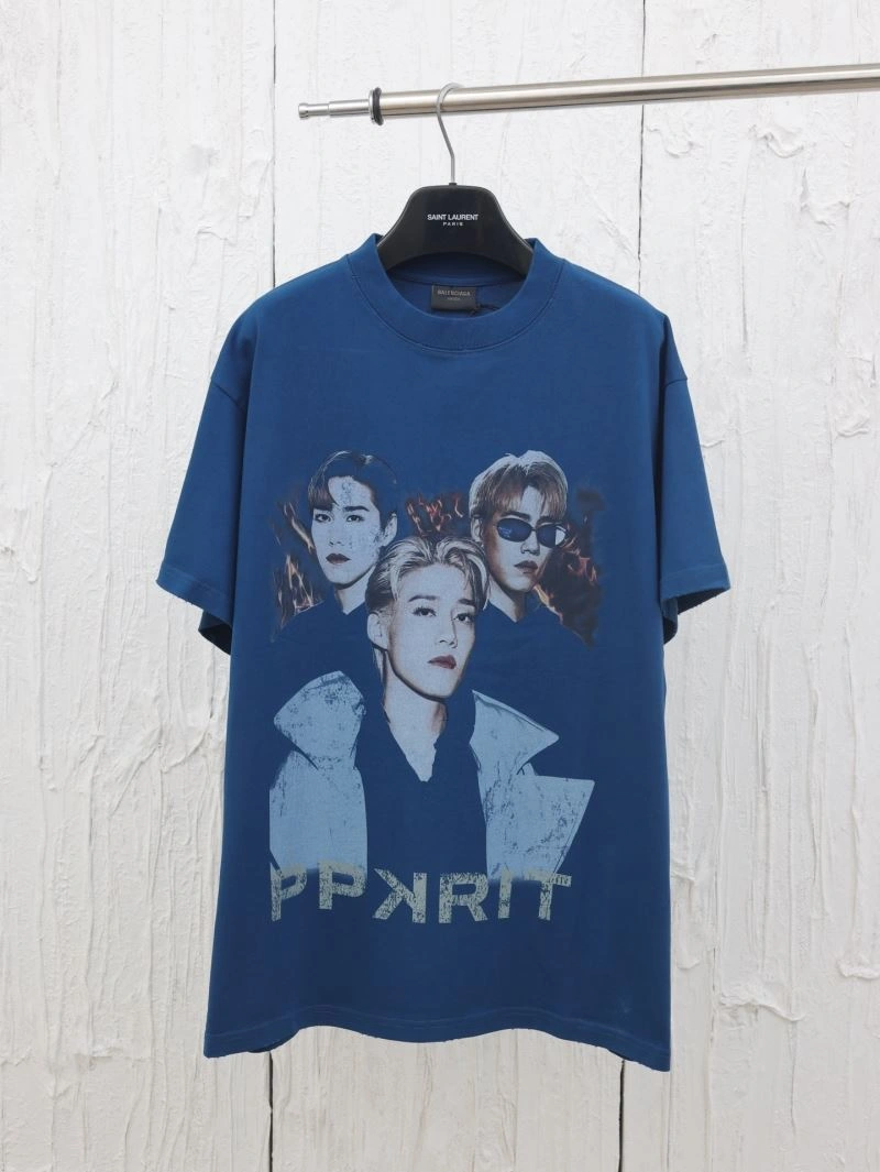 Versatile Balenciaga T-Shirts 98285