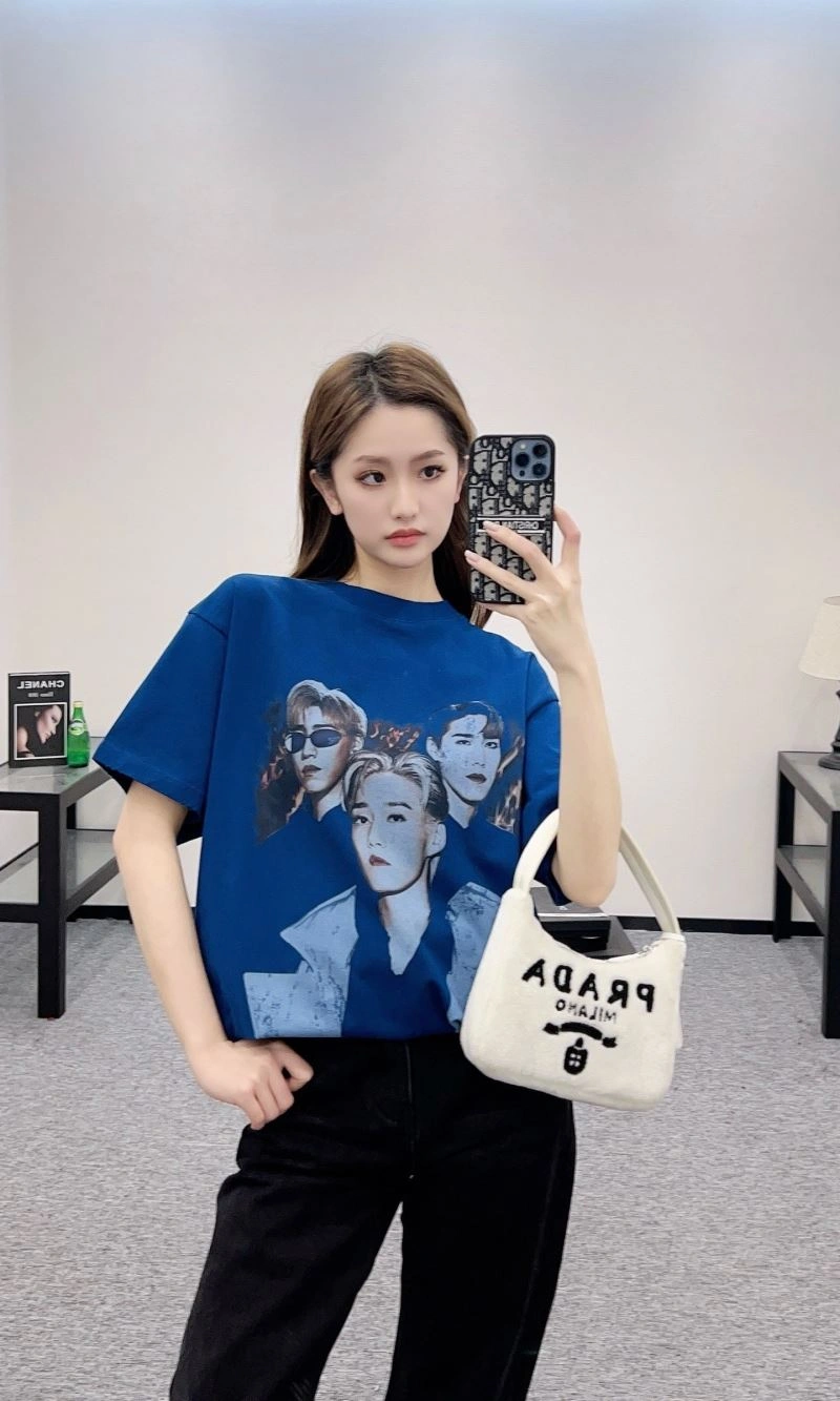 Versatile Balenciaga T-Shirts 98285
