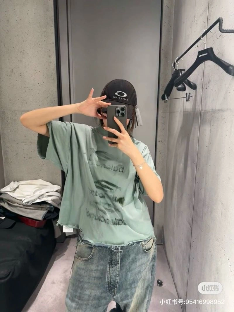 Balenciaga T-Shirts FashionForward 98289