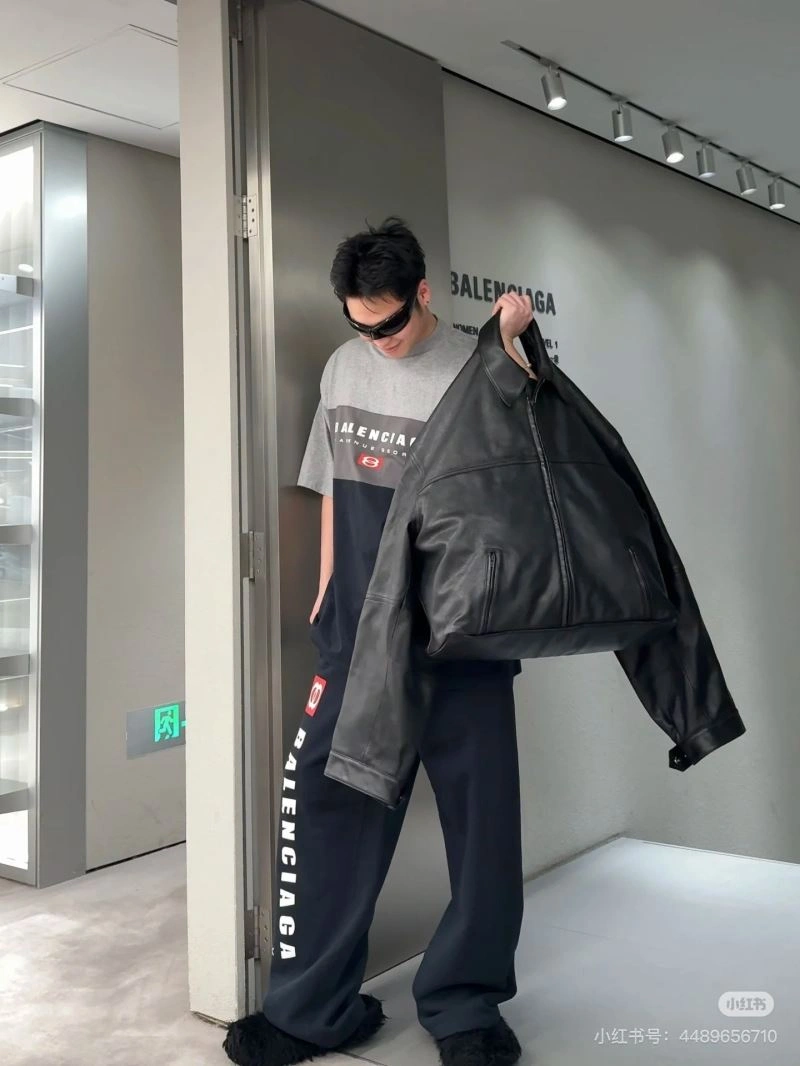 Upgraded Balenciaga T-Shirts 98314