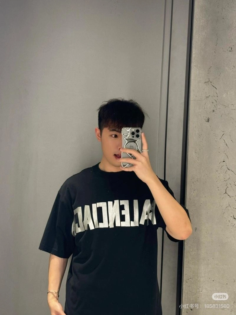 UrbanChic Balenciaga T-Shirts 98267