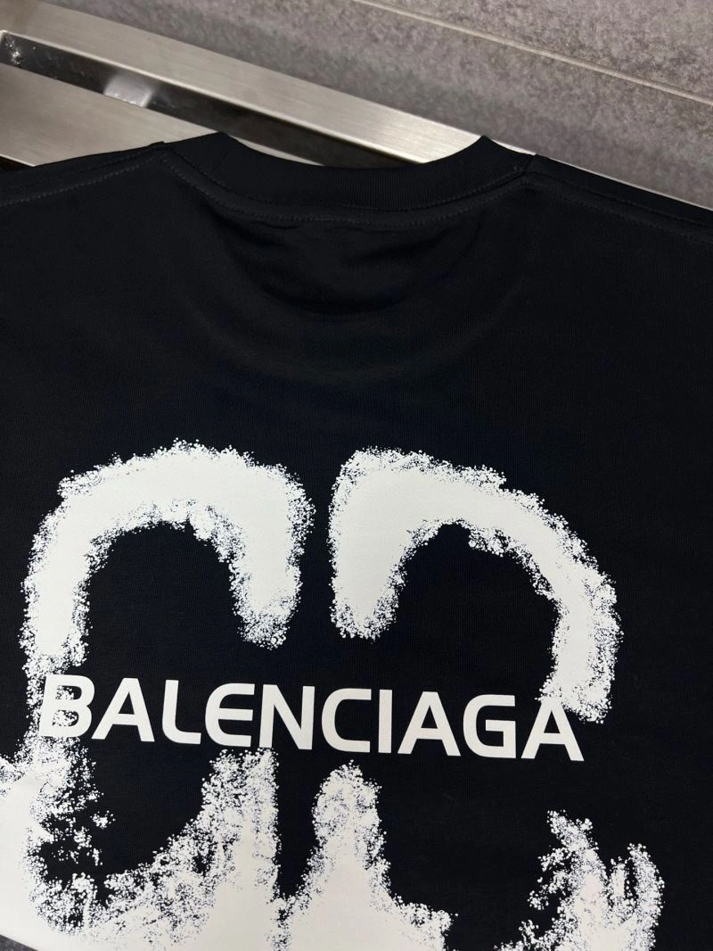 Unisex Balenciaga T-Shirts 96508