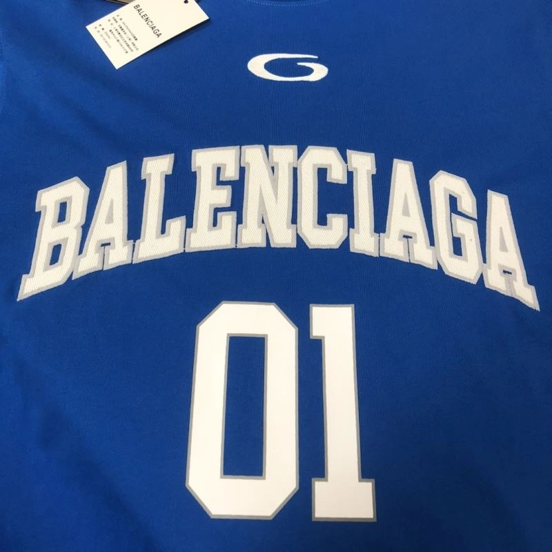 Balenciaga T-Shirts Versatile 98750