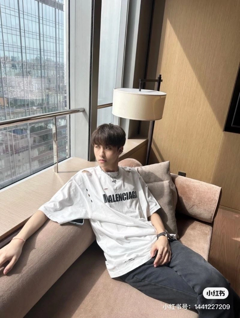 Balenciaga T-Shirts HighQuality 98045