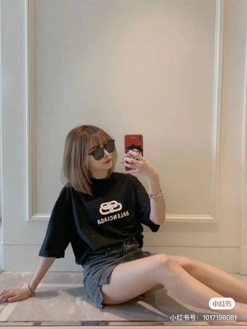 Vibrant Balenciaga T-Shirts 98046