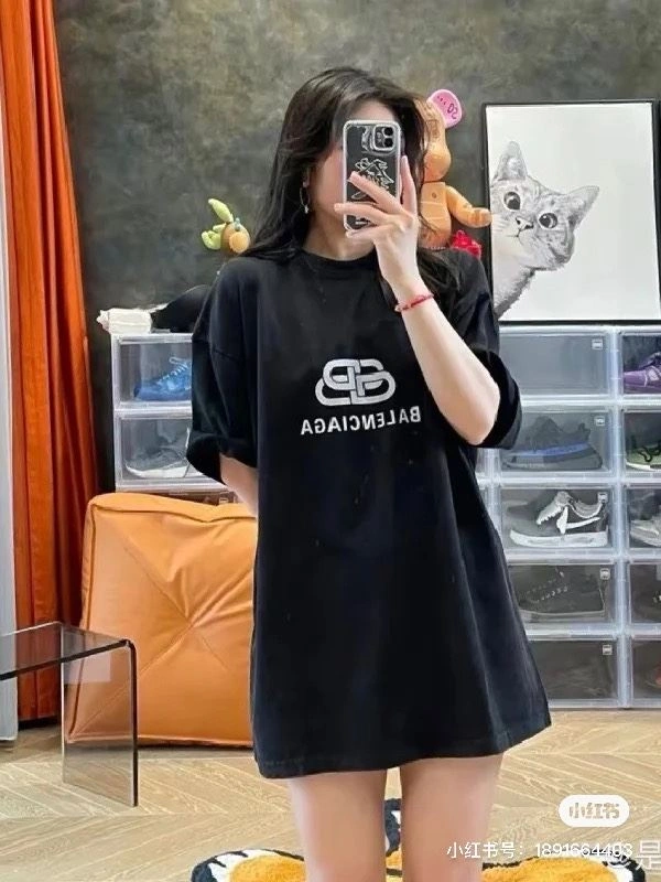 Vibrant Balenciaga T-Shirts 98046