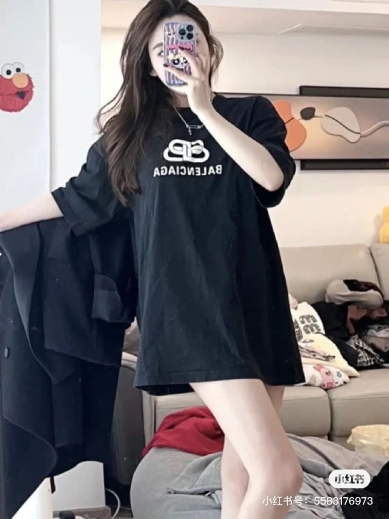 Vibrant Balenciaga T-Shirts 98046