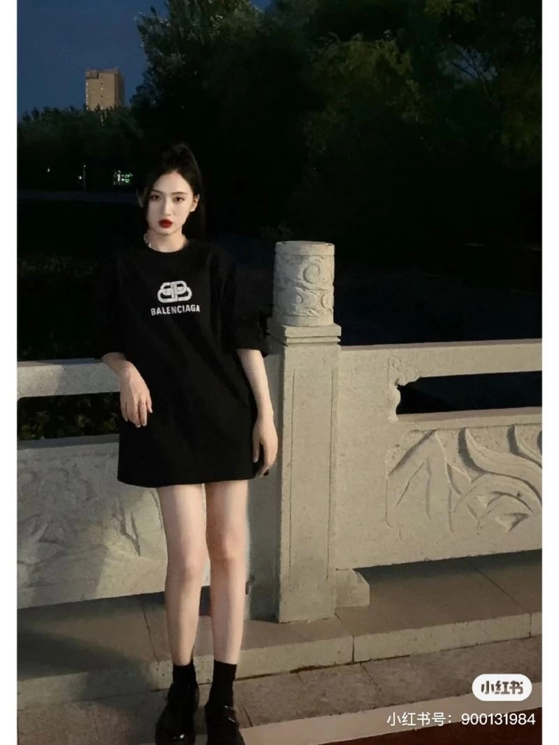 Vibrant Balenciaga T-Shirts 98046