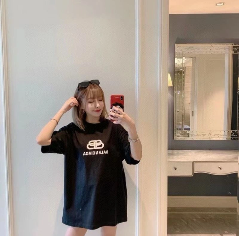 Vibrant Balenciaga T-Shirts 98046