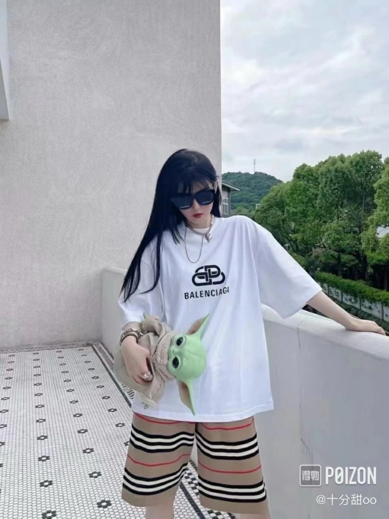 Vibrant Balenciaga T-Shirts 98046
