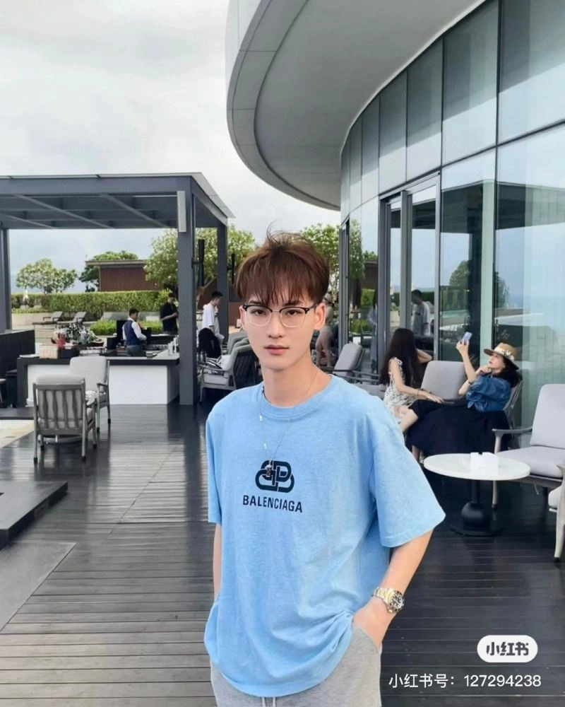 Vibrant Balenciaga T-Shirts 98046