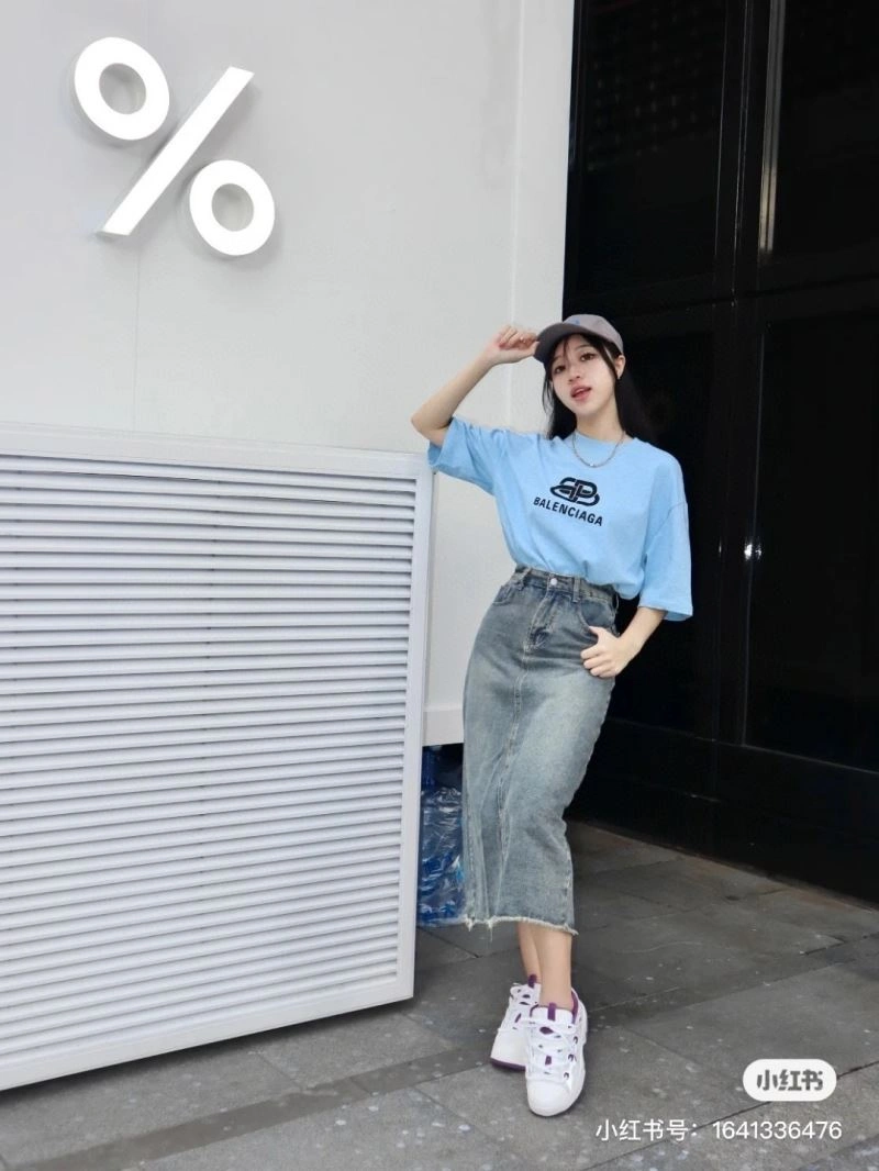 Vibrant Balenciaga T-Shirts 98046