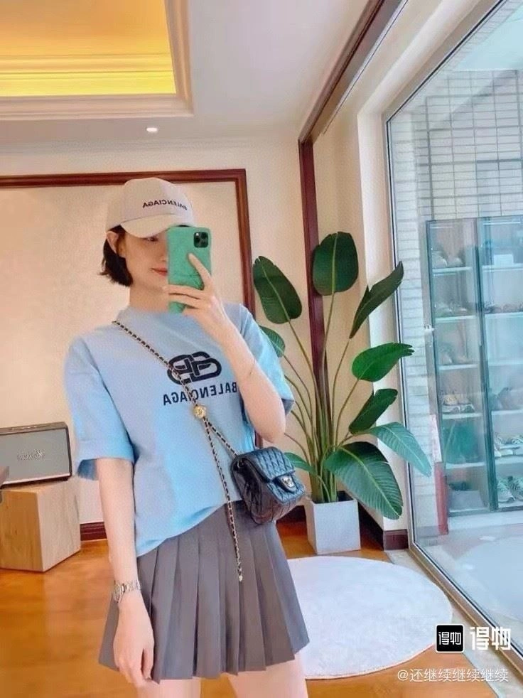 Vibrant Balenciaga T-Shirts 98046