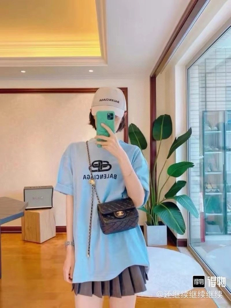 Vibrant Balenciaga T-Shirts 98046