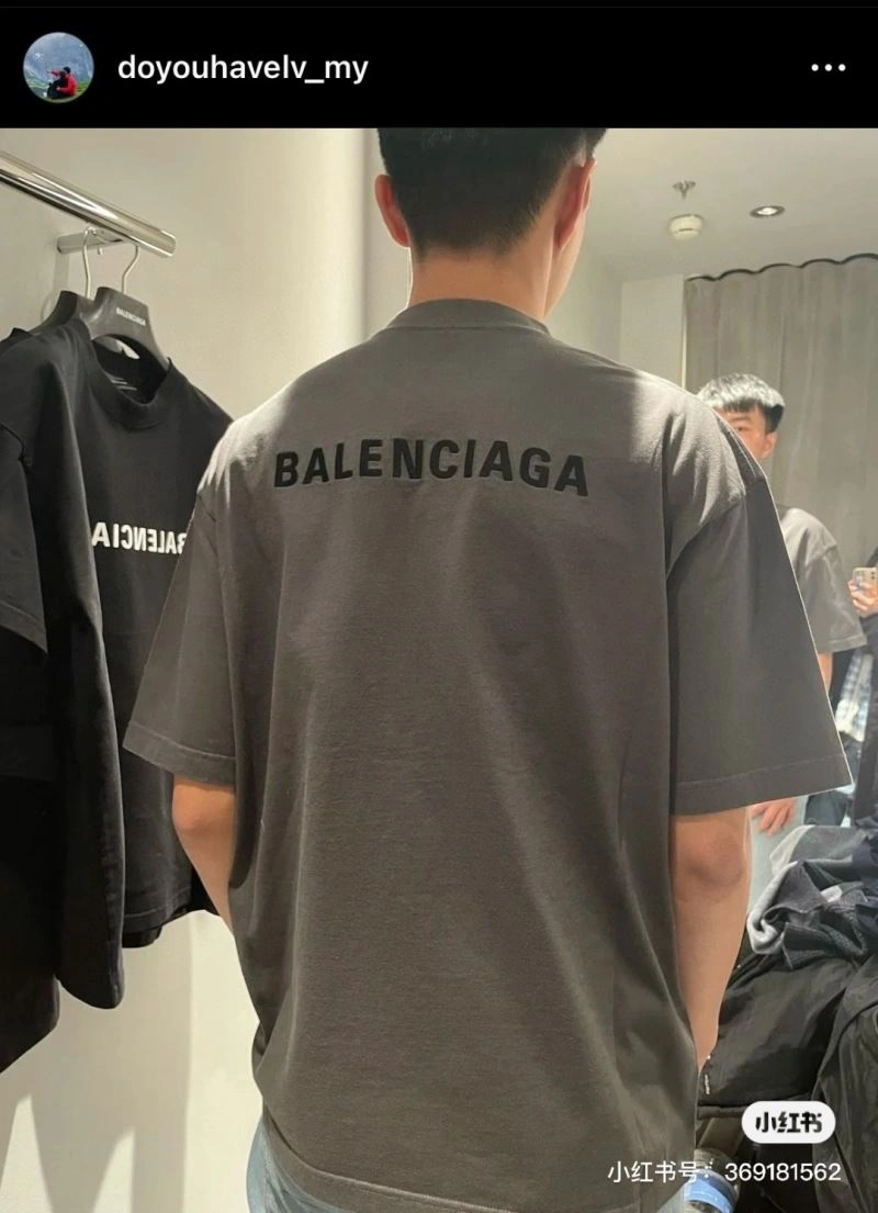 Balenciaga T-Shirts Vibrant 98043