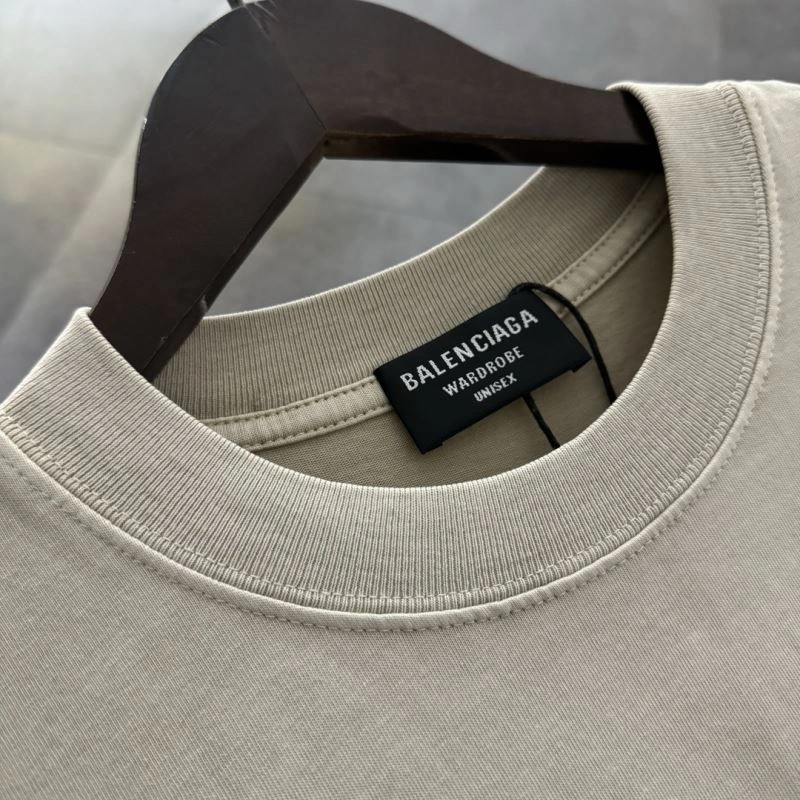 Unisex Balenciaga T-Shirts 98021
