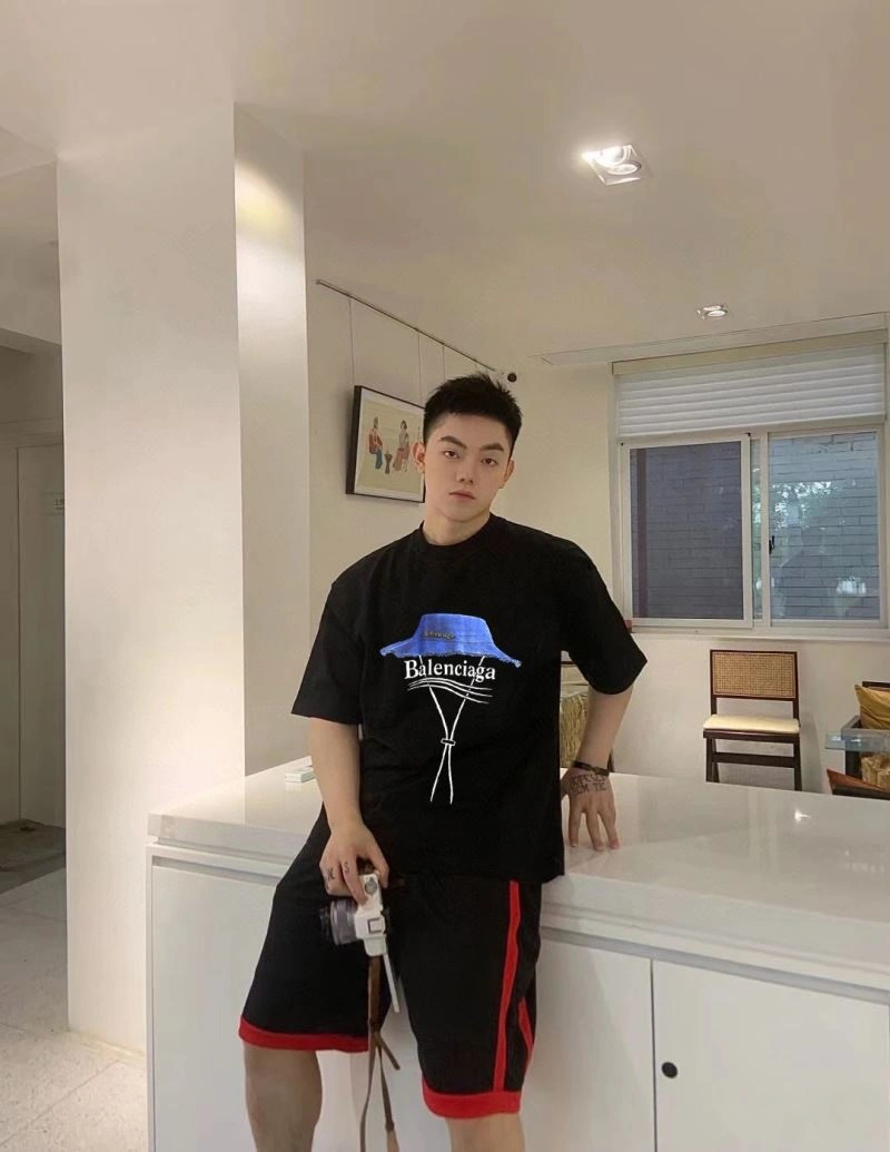 Balenciaga T-Shirts Vibrant 98019