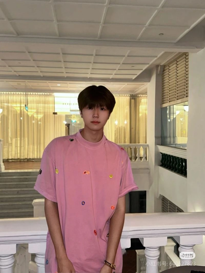 Balenciaga T-Shirts Minimalist 98020