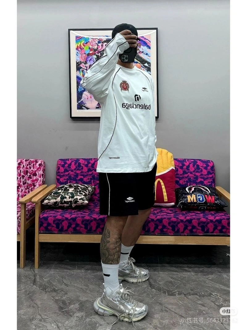 Balenciaga T-Shirts Unisex 97948