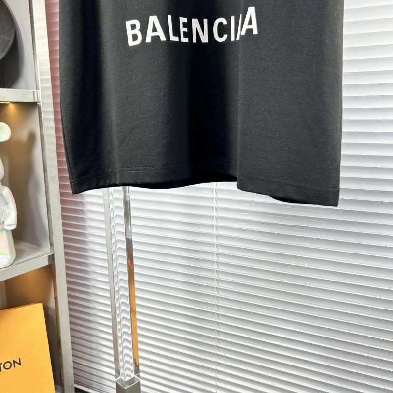 Unisex Balenciaga T-Shirts 97700