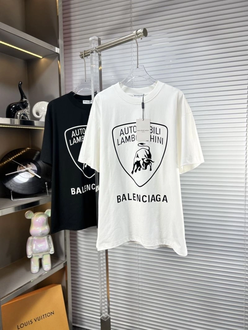 Unisex Balenciaga T-Shirts 97700
