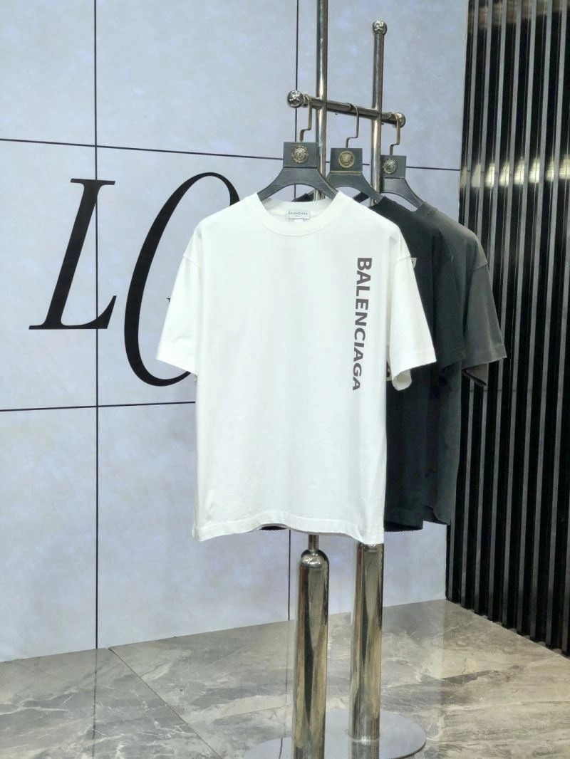 Effortless Balenciaga T-Shirts 97511