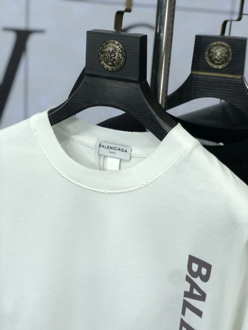Effortless Balenciaga T-Shirts 97511