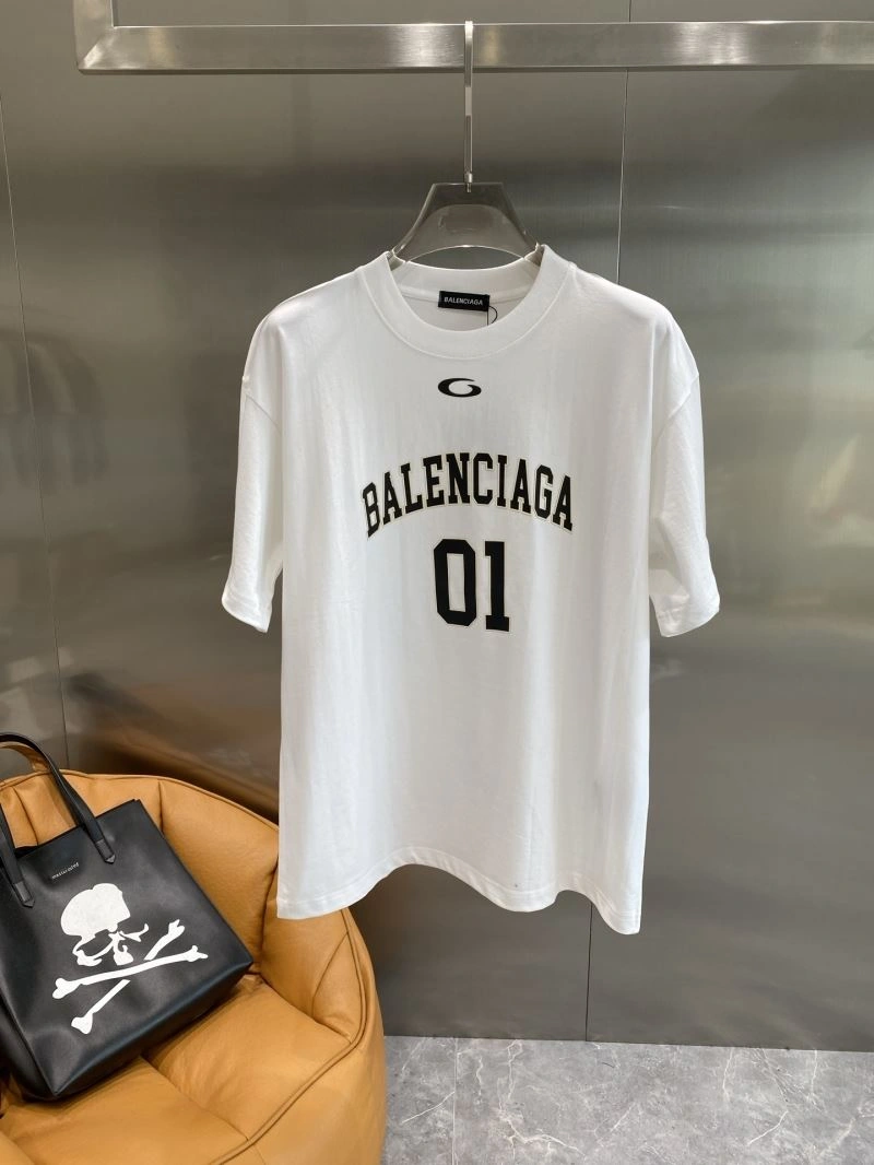 Lightweight Balenciaga T-Shirts 97578