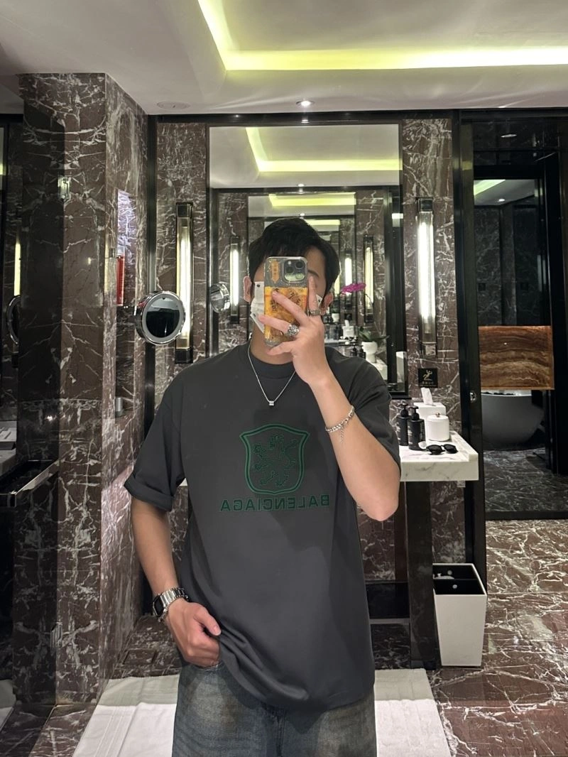 OdorResistant Balenciaga T-Shirts 97493