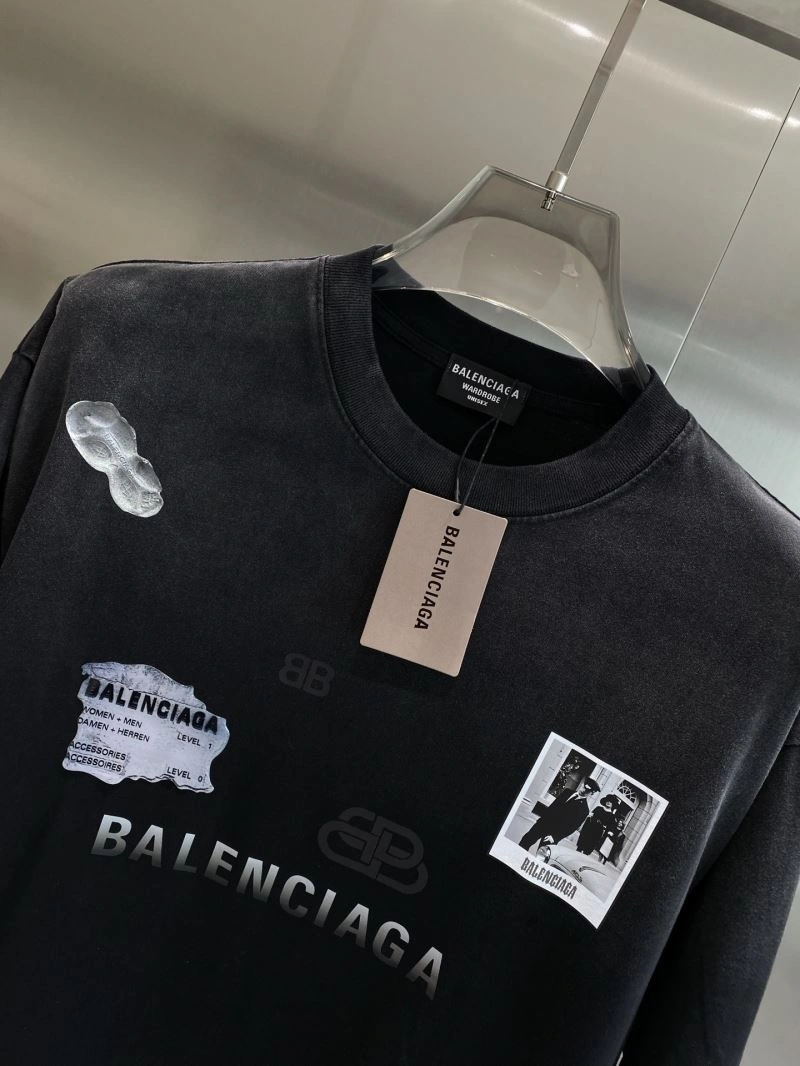 Versatile Balenciaga T-Shirts 97461