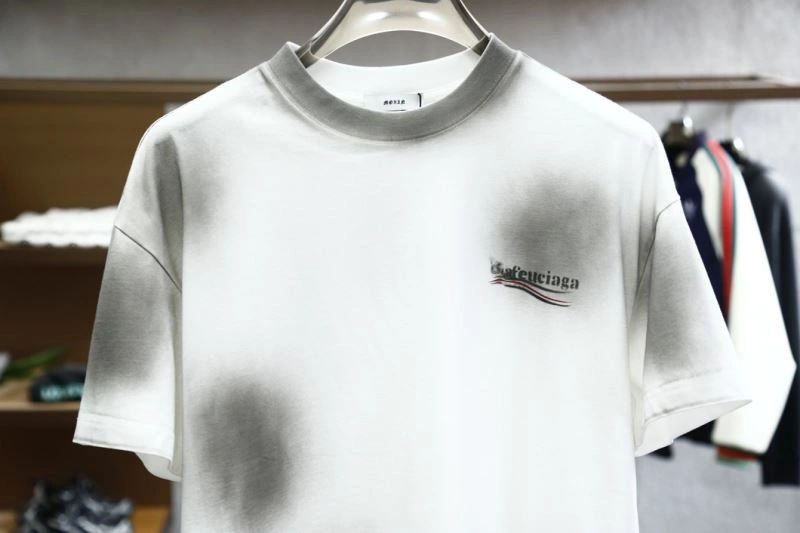 Balenciaga T-Shirts TimelessDesign 97411