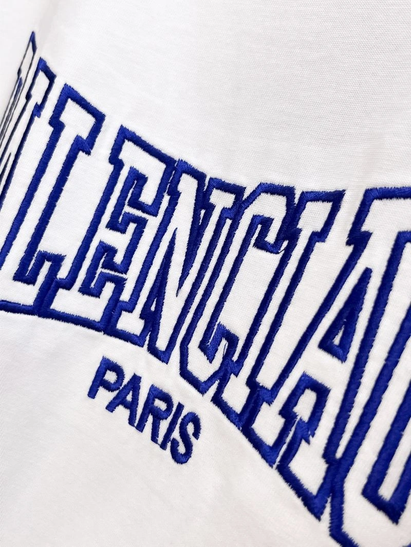 Sleek Balenciaga T-Shirts 97304