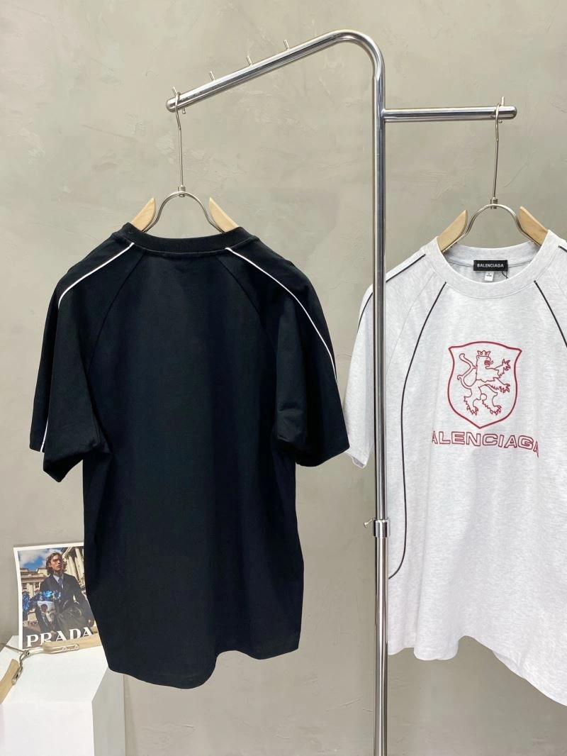 Seasonal Balenciaga T-Shirts 97263